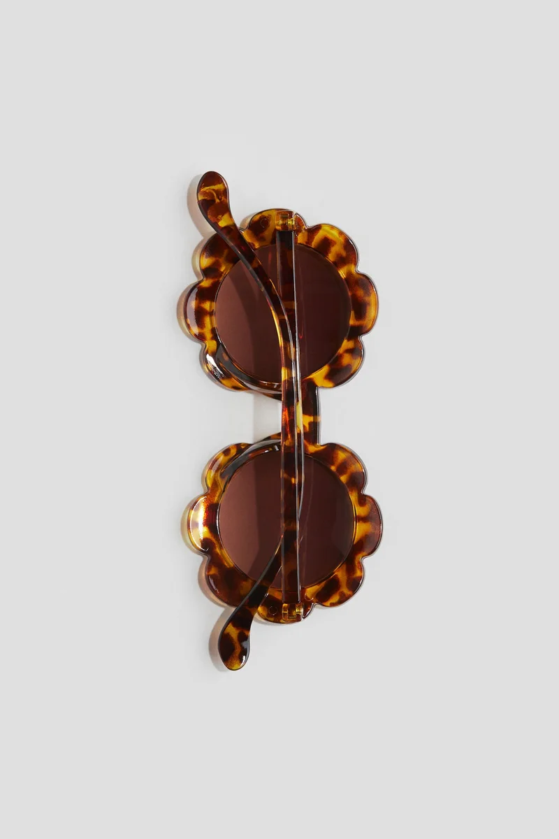 اتش اند ام نظارات شمسية