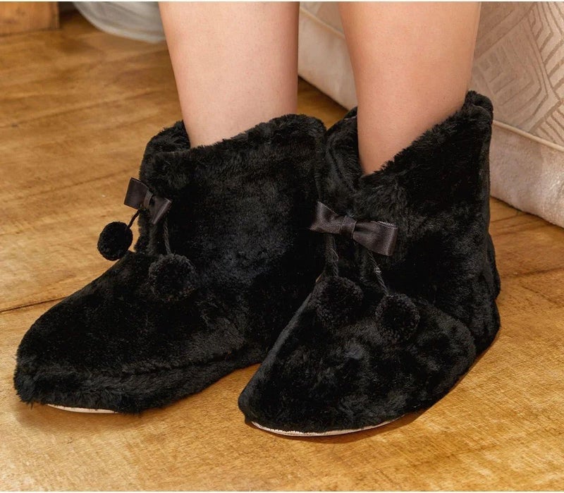 Cossy By Aqua 26 Women's Pompom Home Boots-Black