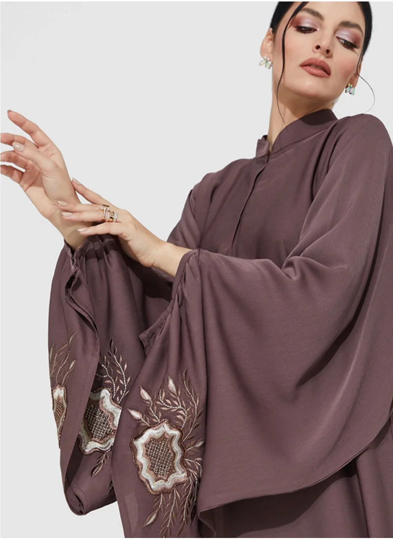روزيت عباية تطريز العباءة على الأكمام المنسدلة يضيف أناقة وسح