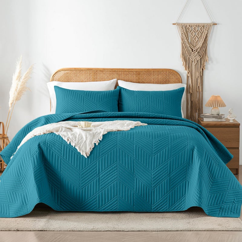 Davulos King/Cal King Quilt Set in Teal, Soft Reversible Microfiber Bedspread for All-Season Use in Bedroom or Dorm, Lightweight Modern Geometric Coverlet (1 Quilt, 2 Pillow Shams) - Image 1