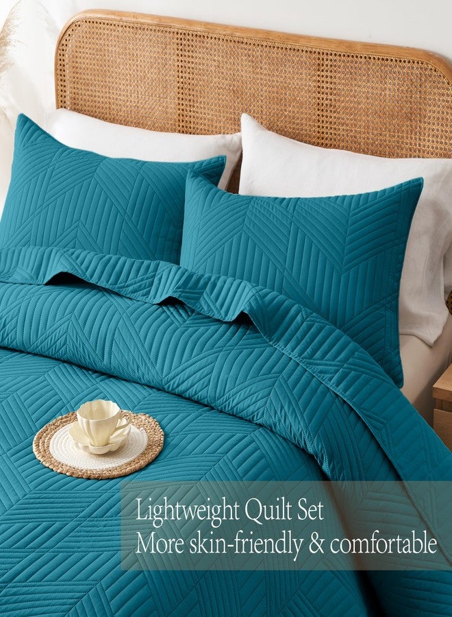 Davulos King/Cal King Quilt Set in Teal, Soft Reversible Microfiber Bedspread for All-Season Use in Bedroom or Dorm, Lightweight Modern Geometric Coverlet (1 Quilt, 2 Pillow Shams) - Image 3