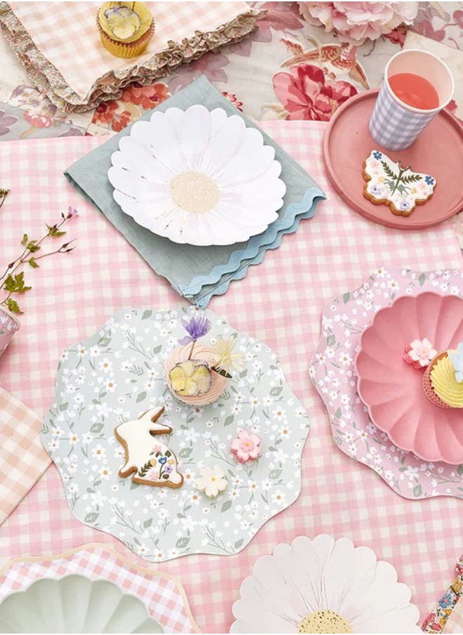 Meri Meri Wild Daisy Plates  - Image 1