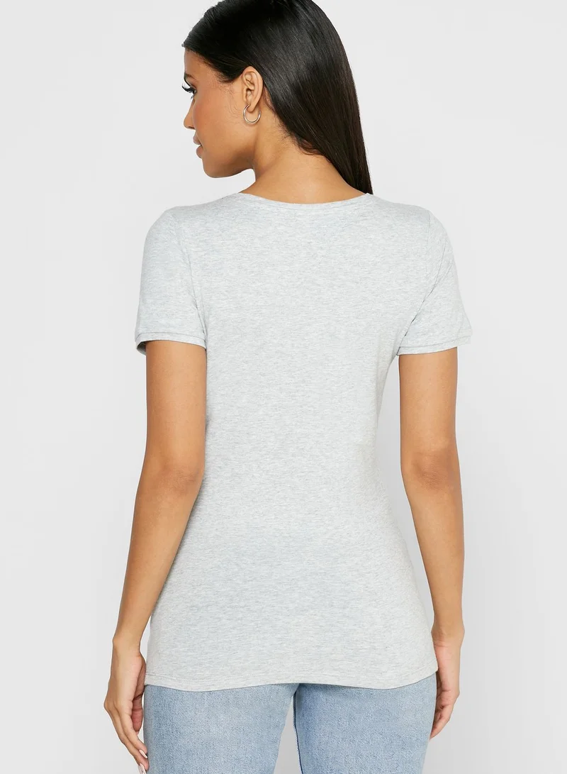 TOMMY JEANS Logo V-Neck T-Shirt