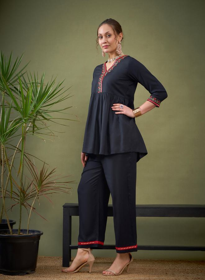 SASSAFRAS Embroidered Hem Peplum Top & Pants Co-Ord by Styli  - Image 3