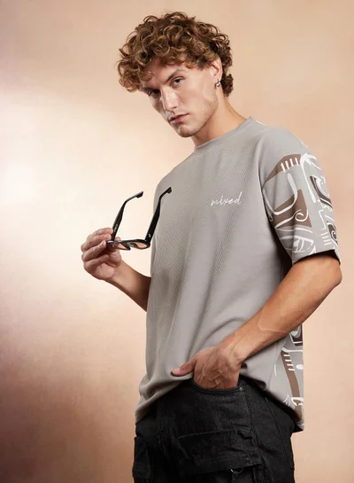 Campus Sutra Campus Sutra Men's Coin Grey Boxy Folk-Wave T-Shirt For Casual Wear | Crew Neck | Short Regular Sleeves | Pull On Closure | T-Shirt Crafted With Comfort Fit For Everyday Wear