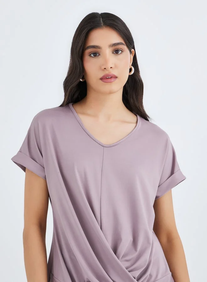 تايك تو بلوزة نسائية بياقة على شكل حرف  وأكمام قصيرة بتصميم ملتف من الأمام