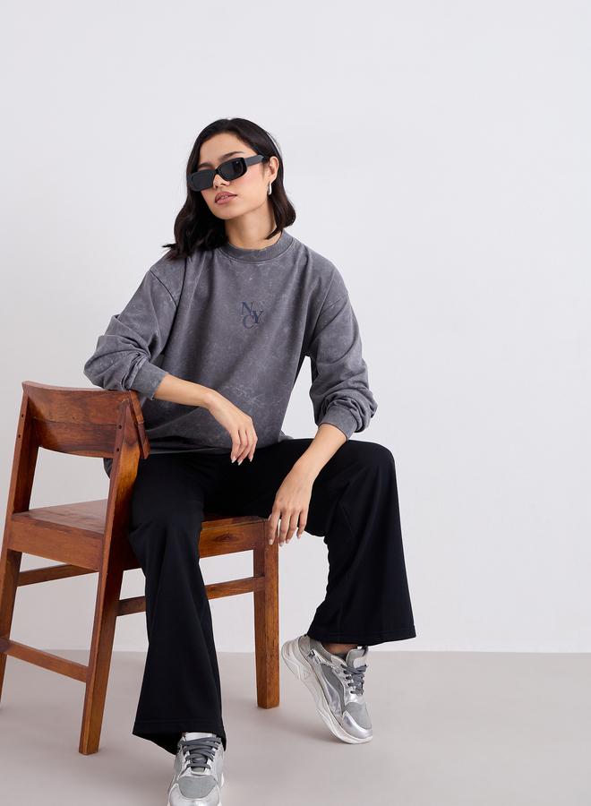 ستايلي جوغر بأرجل واسعة وطبعة كتابة - Image 5