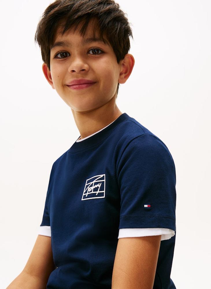 تومي هيلفيغر تيشيرت كرو نيك للأطفال بستايل جامعي - Image 3