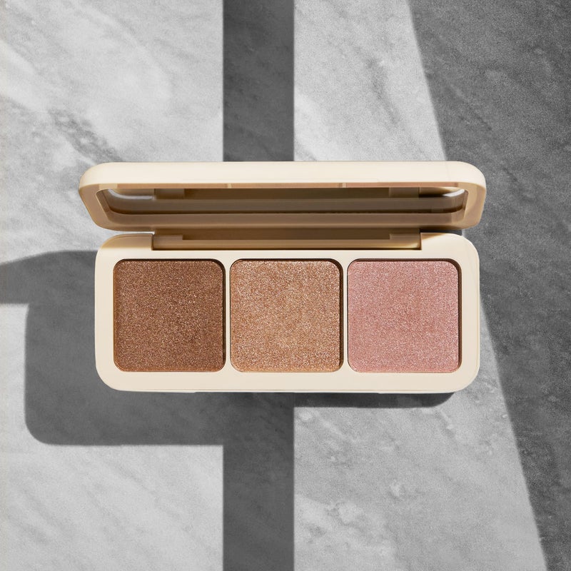 COVER FX Custom Enhancer Highlighter Makeup Palette - Buildable Illuminating Highlight - Use on Eyes, Cheeks and Body - Travel Friendly - Image 5