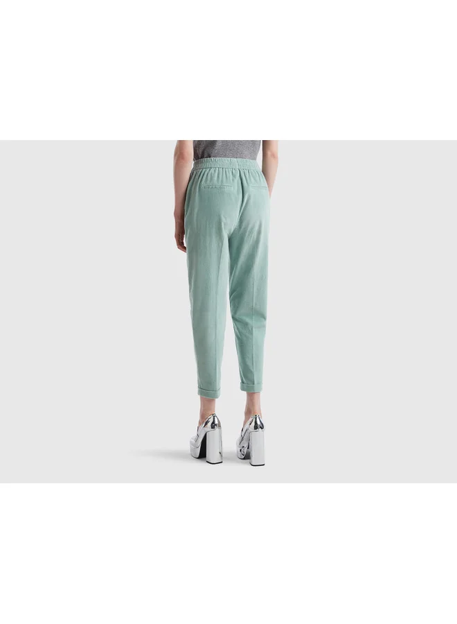 يونايتد كولورز أوف بينتيون Chinos In Velvet With Stretch Waist