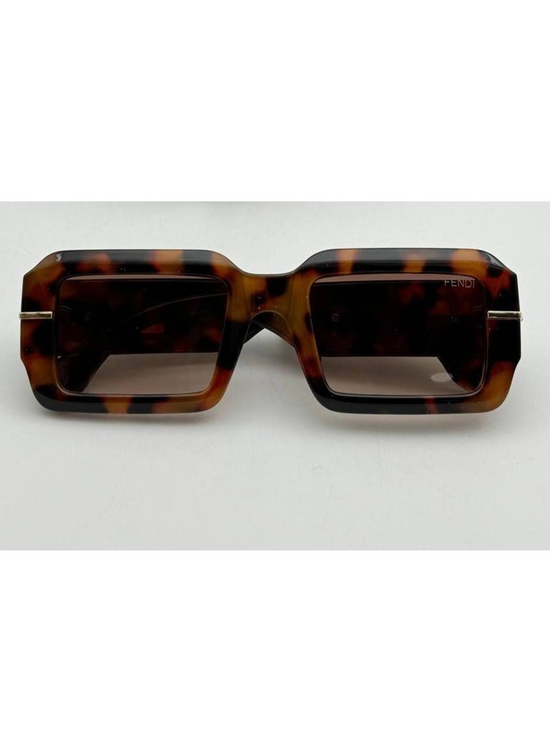Fendi - Women's sunglasses to protect from the sun's rays - Image 1