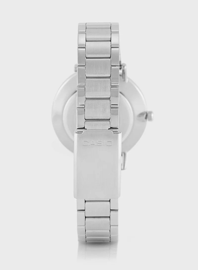كاسيو ساعة أنالوج بسوار من الفولاذ