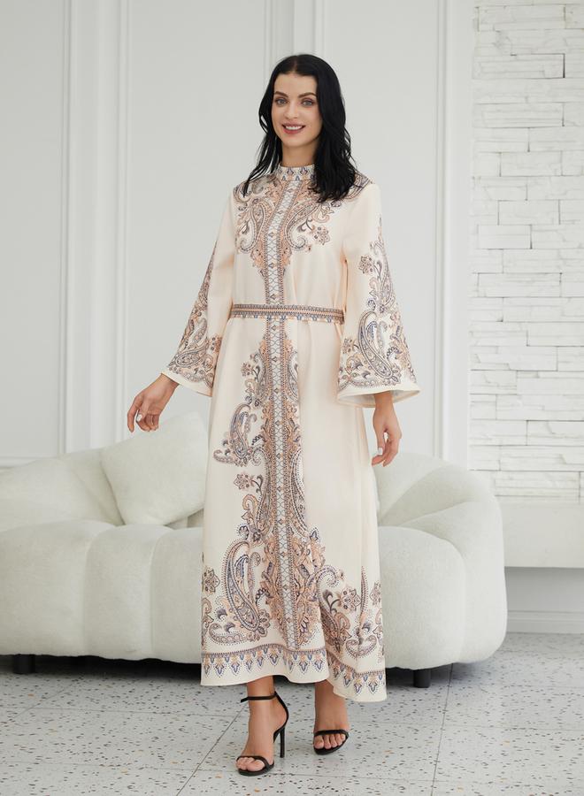 تايك تو جلابية طويلة الأكمام بياقة عالية مزينة بطبعة مطبوعة - Image 4