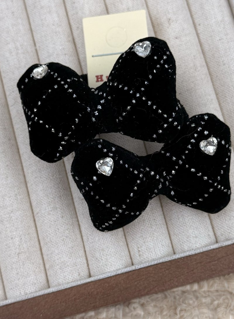Mark Fairwhale Minimally Designed Side Fringe Clip 
