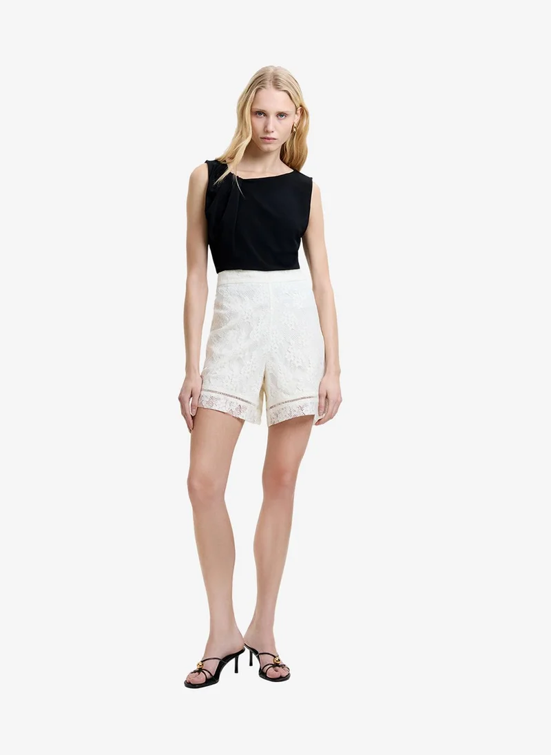 فرنش كونكشن Women's Porcelain Cream Halsey Twill Tailored Shorts