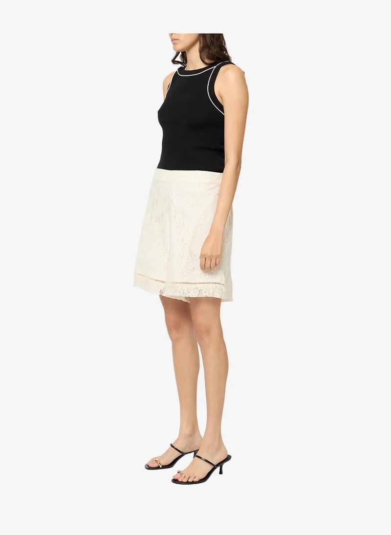 فرنش كونكشن Women's Porcelain Cream Halsey Twill Tailored Shorts
