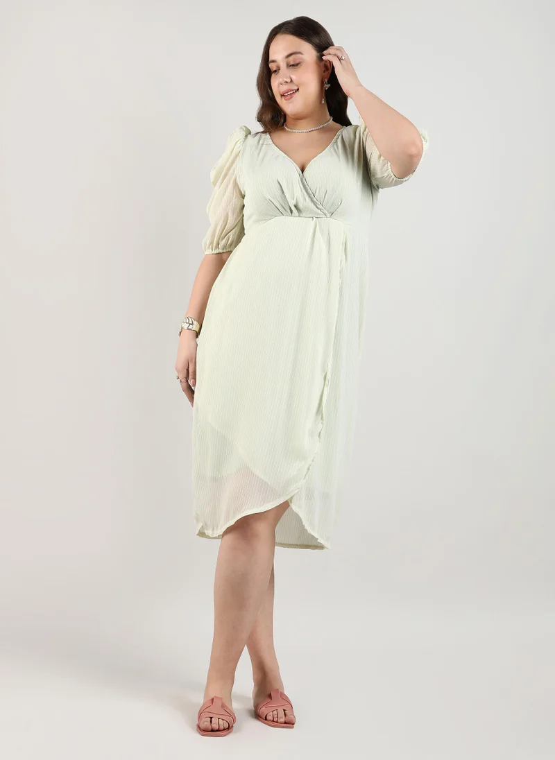 انستافاب بلس فستان بحافة بتلات