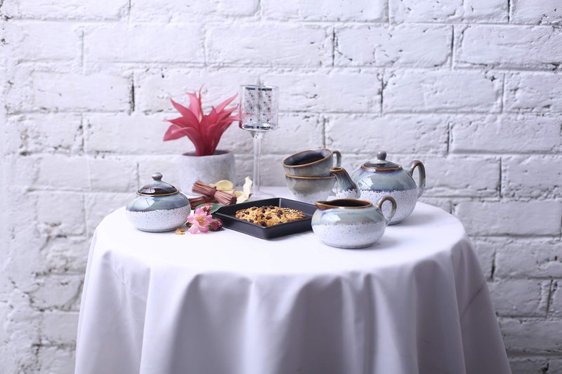 Caffeine طقم شاي سيراميك يدوي من كافيين باللونين الرمادي والأبيض (طقم من 7 قطع) - Image 1