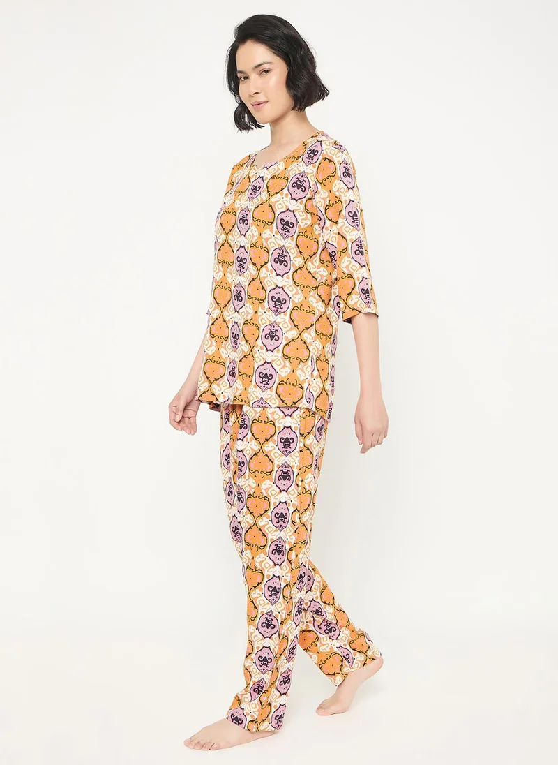 كلوفيا Clovia Printed Top & Pyjama Set in Multicolour - Rayon