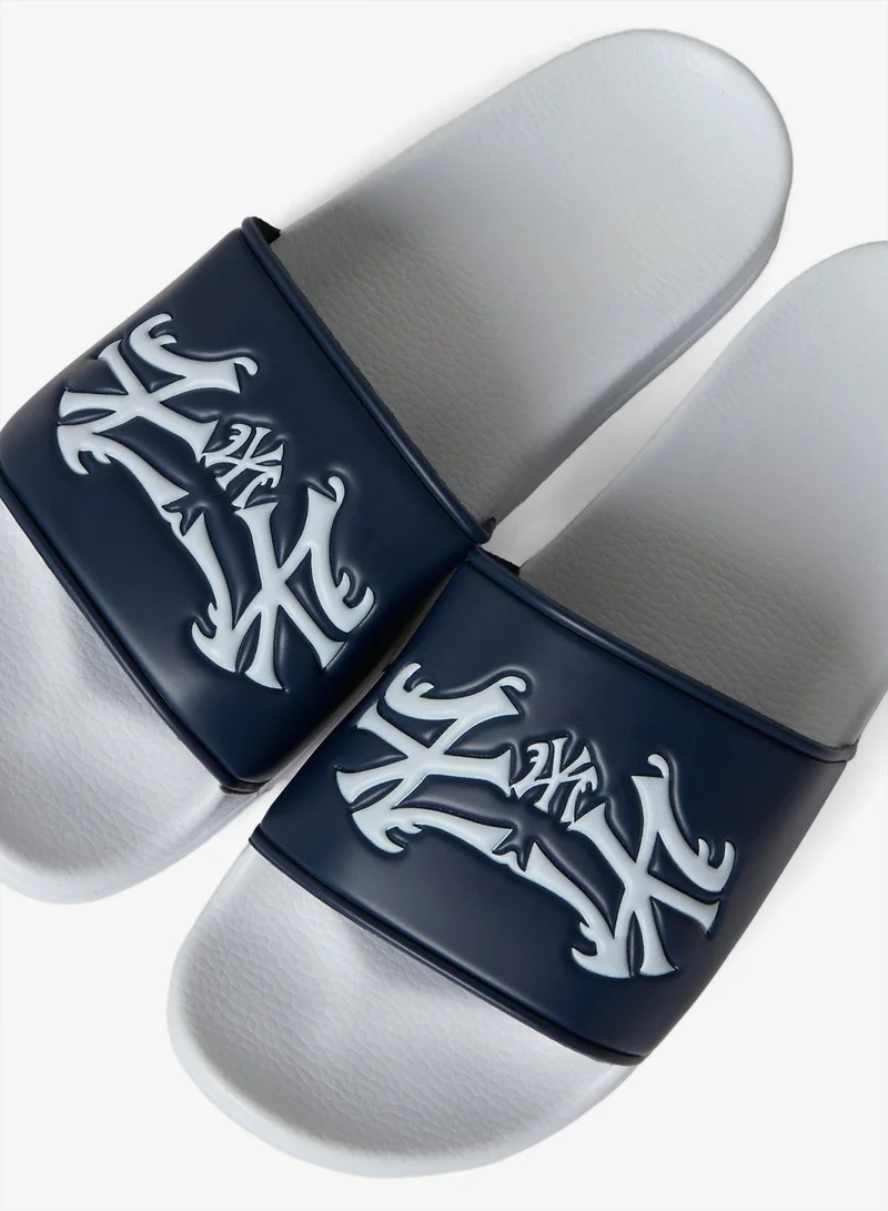 بي هايب سوسيتي صنادل بي هايب سوسايتي شعار بي إتش إس نيويورك أبيض وكحلي