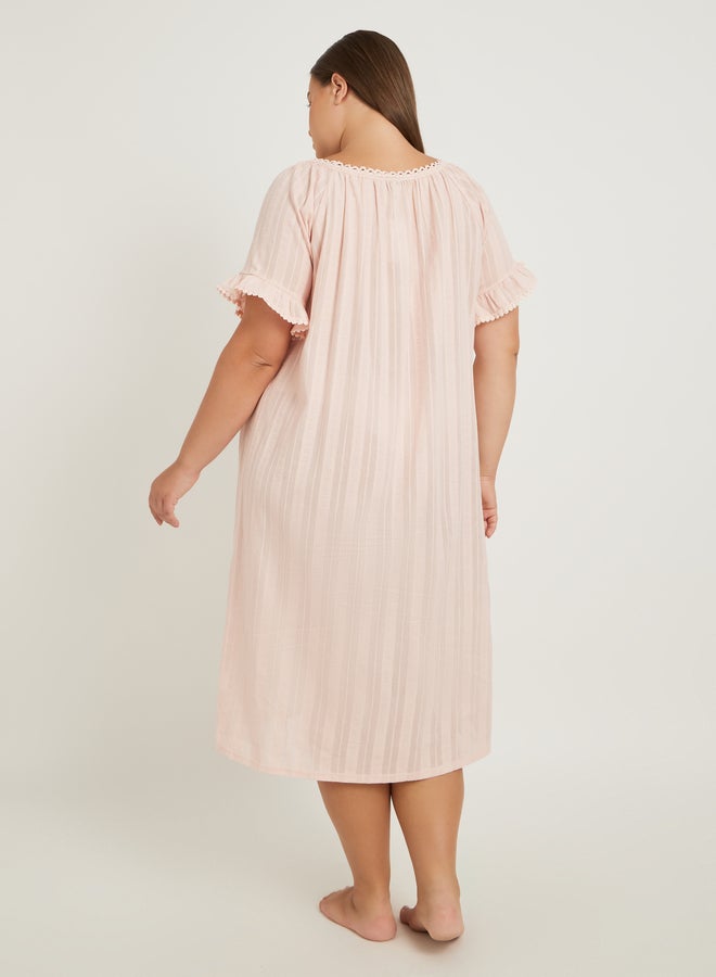 Styli Plus Size Circle Lace Broderie Trim Nightdress - Image 4