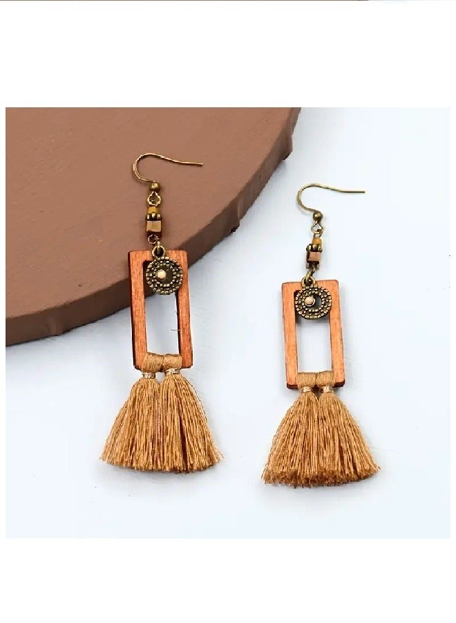 A distinctive and elegant women's earring accessory
