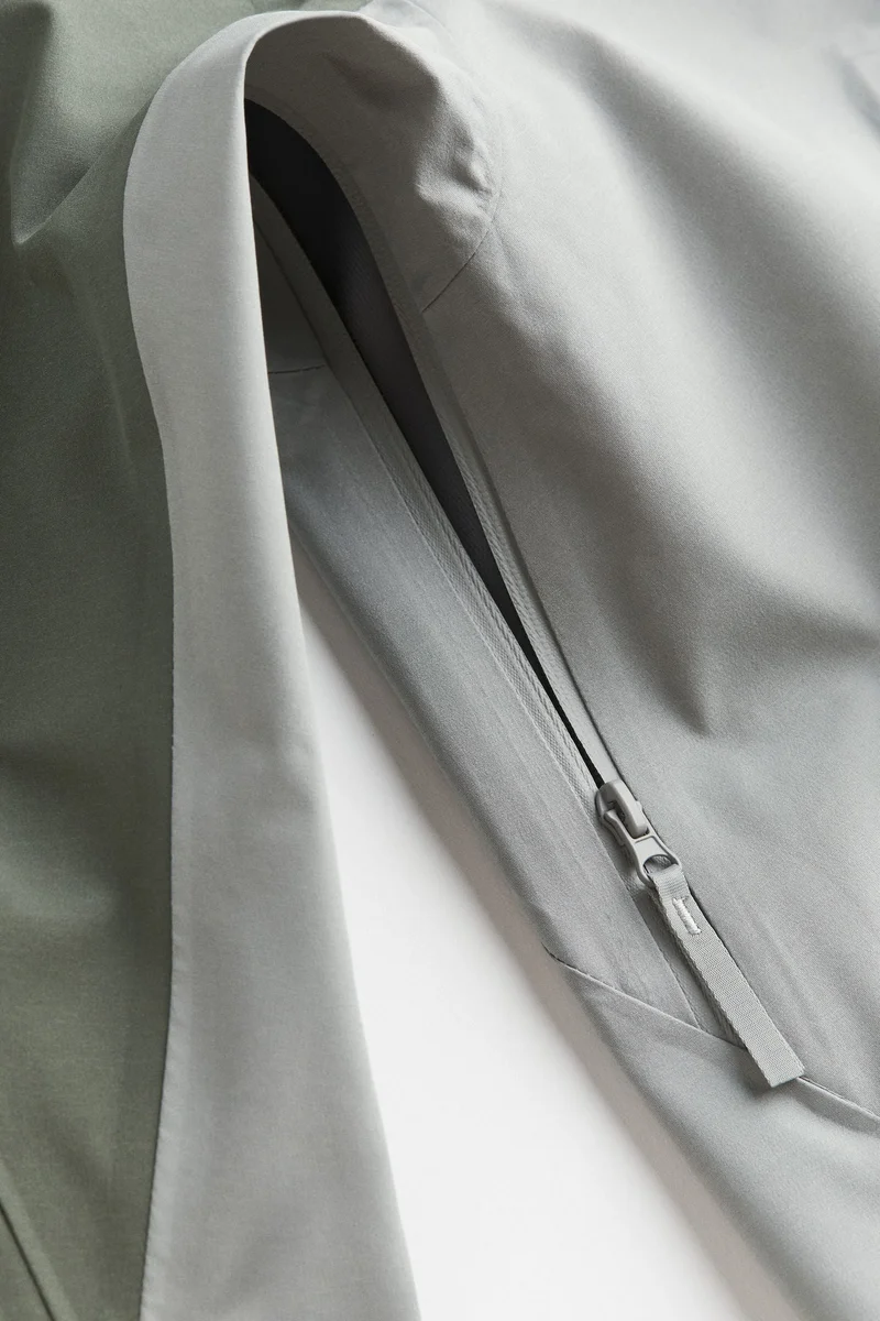 اتش اند ام جاكيت مقاوم للماء