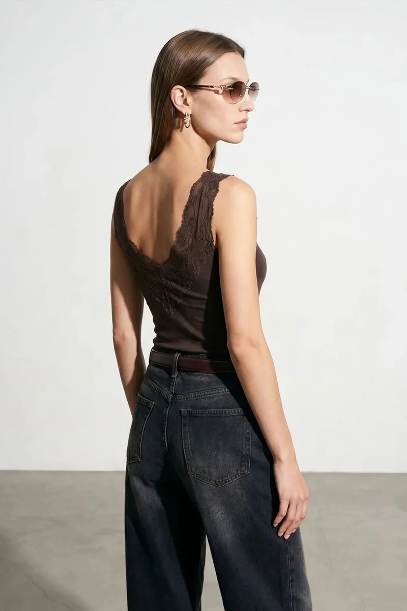 Dilvin Coffee Brown DILVIN Fitted Sleeveless Lace Blouse for Women | Best Price UAE