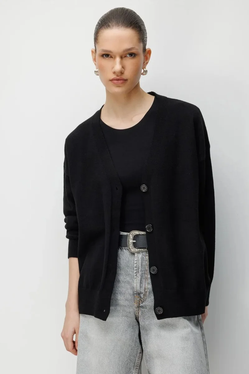 Mixray MIXRAY Long Ribbed Knitwear Cardigan with V-neck and Button Closure