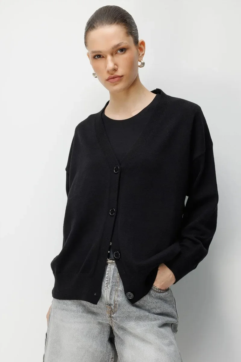 Mixray MIXRAY Long Ribbed Knitwear Cardigan with V-neck and Button Closure
