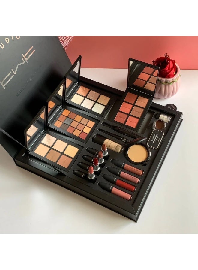 كيه دابليو كيه طقم مكياج من KWK متكامل من 19 قطعه متعددة و سهل الاستخدام - Image 2