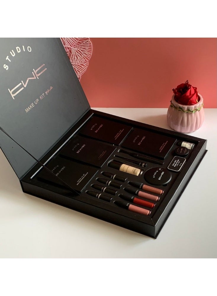 كيه دابليو كيه طقم مكياج من KWK متكامل من 19 قطعه متعددة و سهل الاستخدام - Image 3