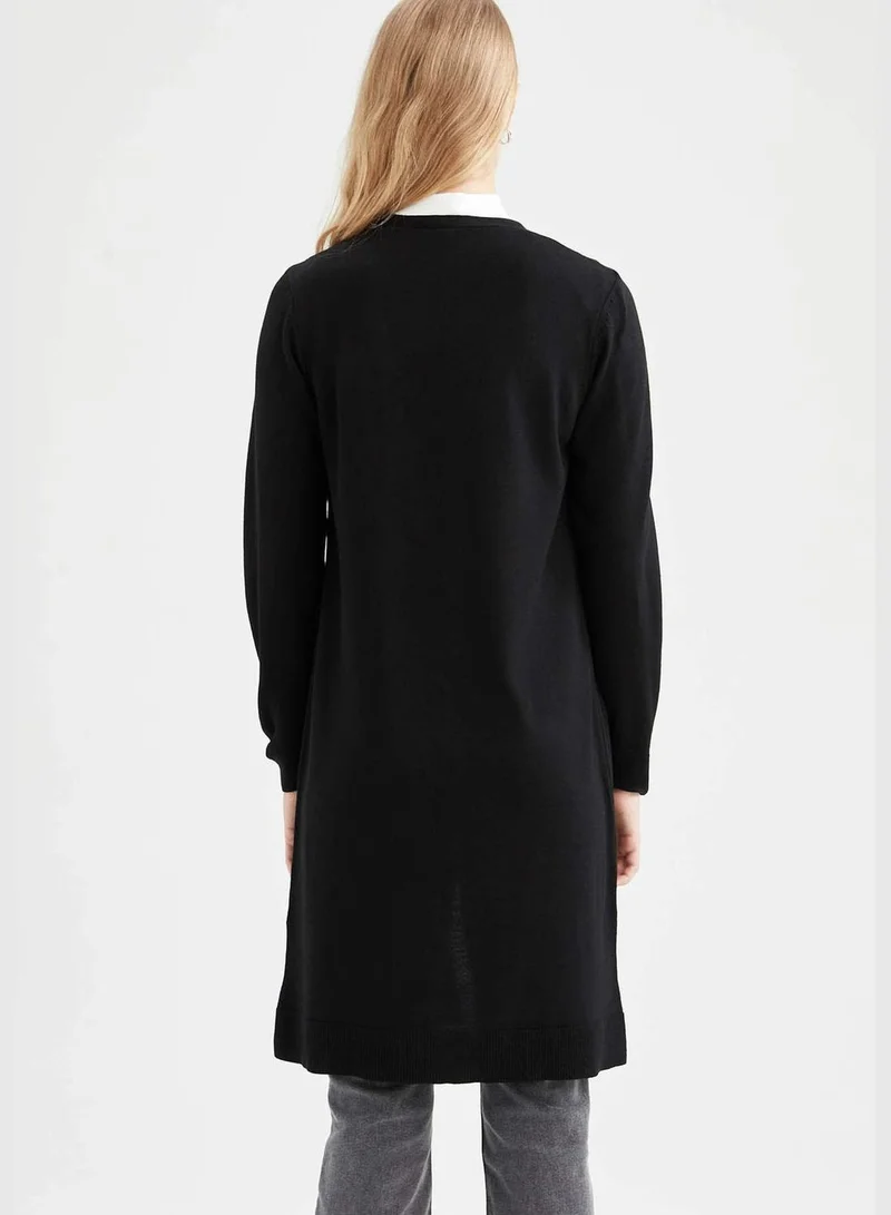 ديفاكتو كارديغان بياقة V