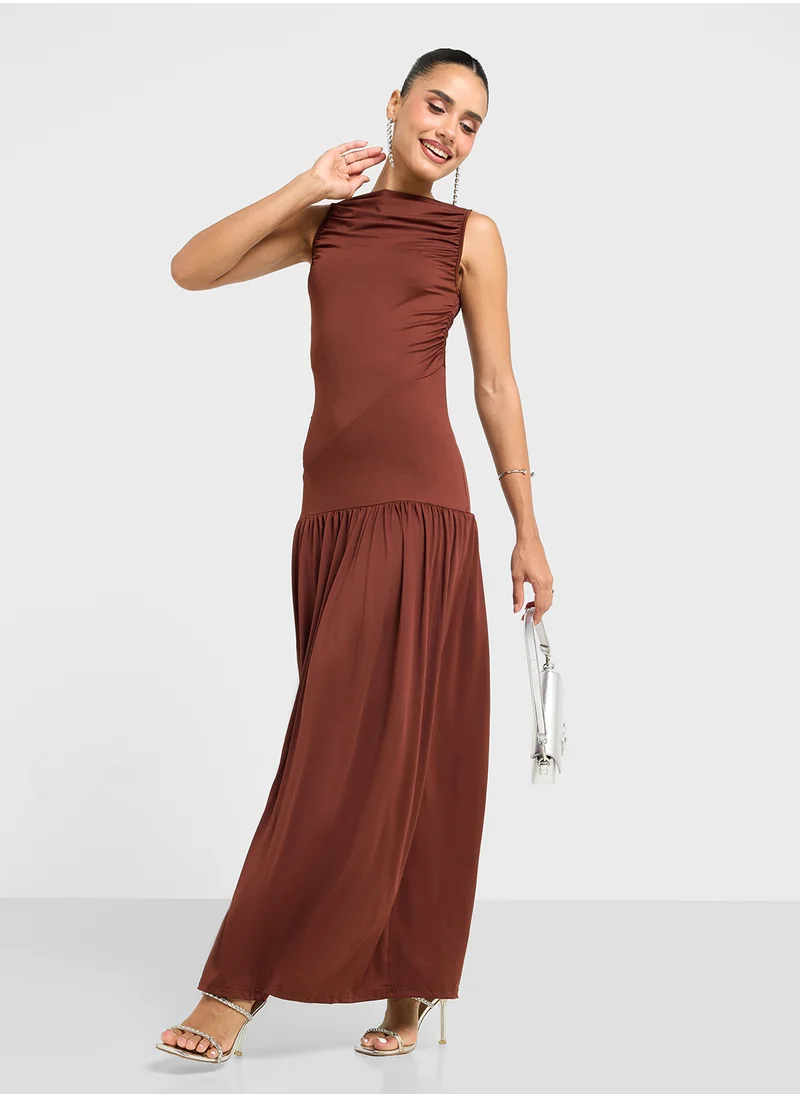 جينجر Ruched Drop Waist Pleated Dress