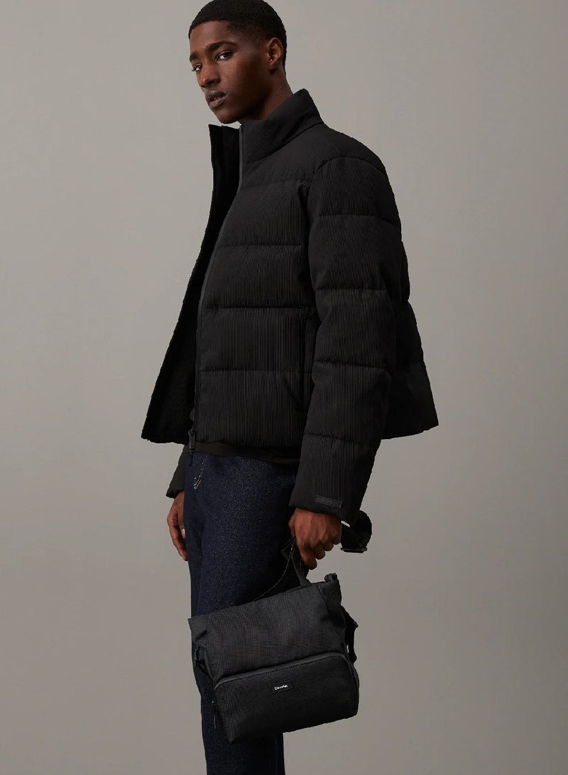 كالفن كلاين شنطة كروس بحزام كتف قابلة للطي - Image 5