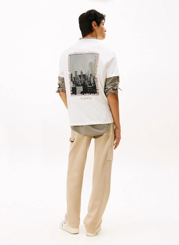 تومي جينز تيشيرت جيرسي بطبعة صورة خلفية