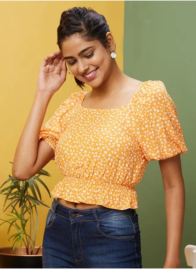 globus Globus Floral Printed Square Neck Smocked Crop Top