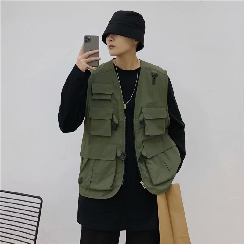 Autumn Thin Japanese Multi-Pocket Tactical Vest Casual Streetwear Sleeveless Top 2003 green - Image 1
