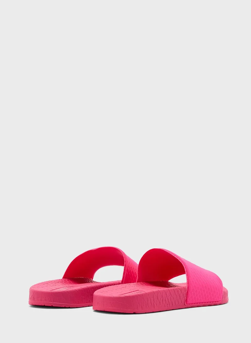 STEVE MADDEN Highlight Flat Sandal