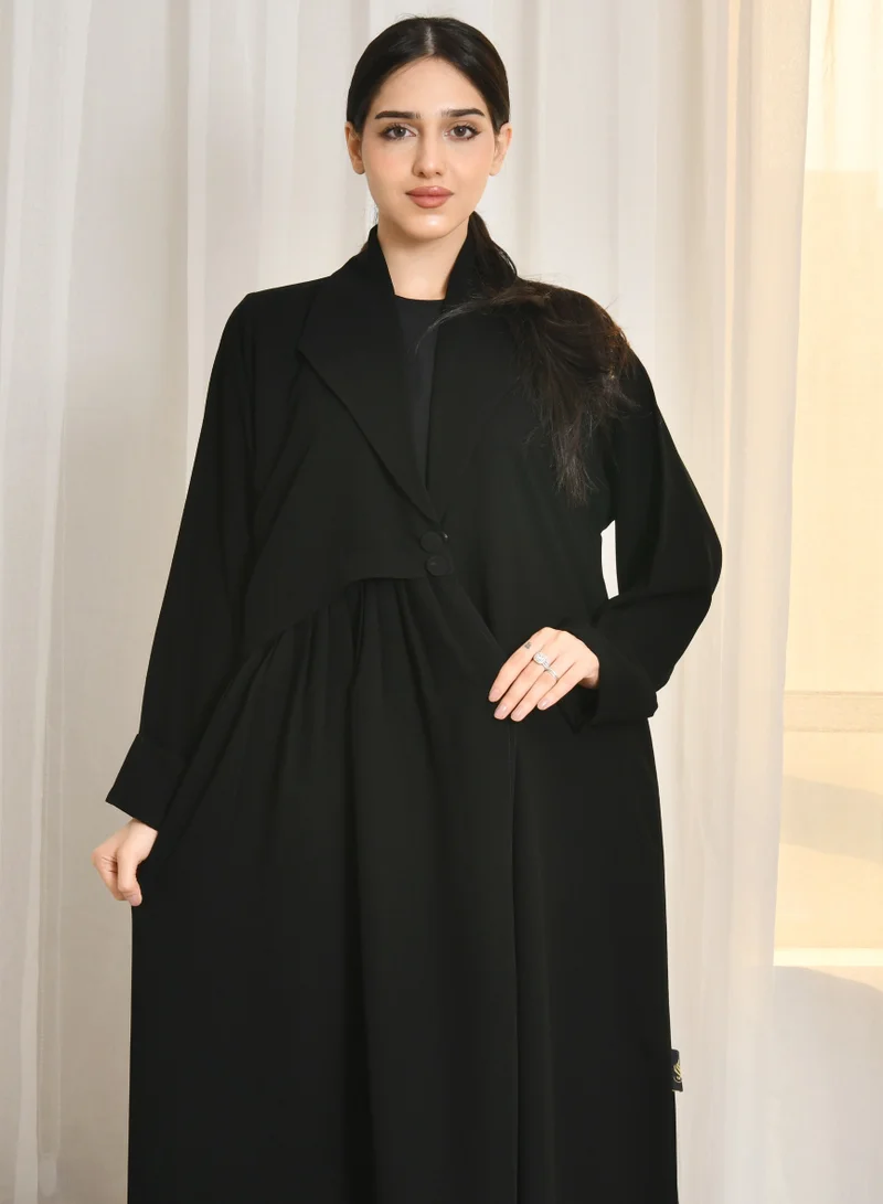HAWRAA ABAYA Black abaya with a quarter-cloth blazer cut, side pleats and two button closures