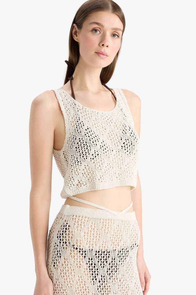 ديفاكتو Fall in Love Round Neck Crop White Beach Top