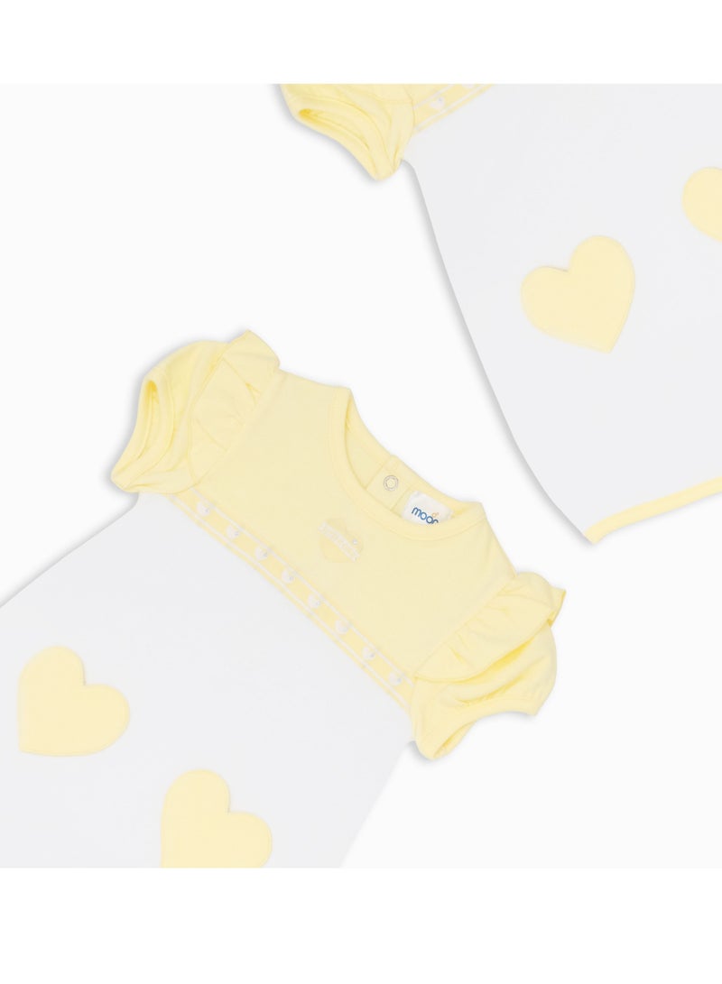 Moon بدلة نوم قصيرة الأكمام من MOON مصنوعة من القطن بنسبة 100%، مقاس 6-9 أشهر، باللون الأصفر - قلوب ليمونية - Image 4