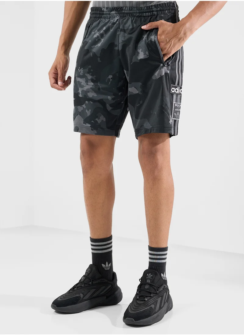 اديداس اوريجينالز Camo Logo Shorts