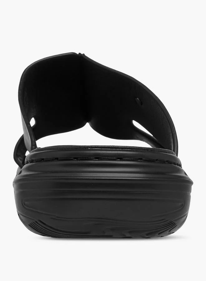 لو كونفورت صنادل مريحة سهلة الارتداء بلون سادة