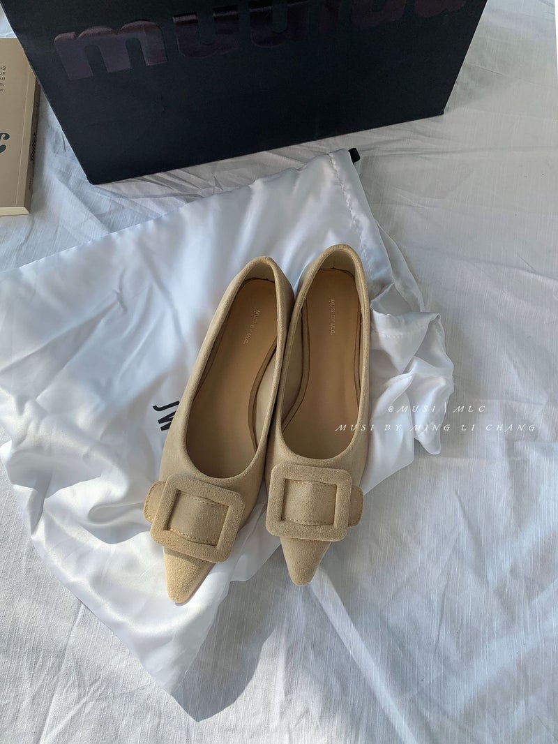 Elegant small pointed toe commuter shoes 2025 new French elegant suede square buckle pointed toe shallow mouth increased evening shoes Apricot