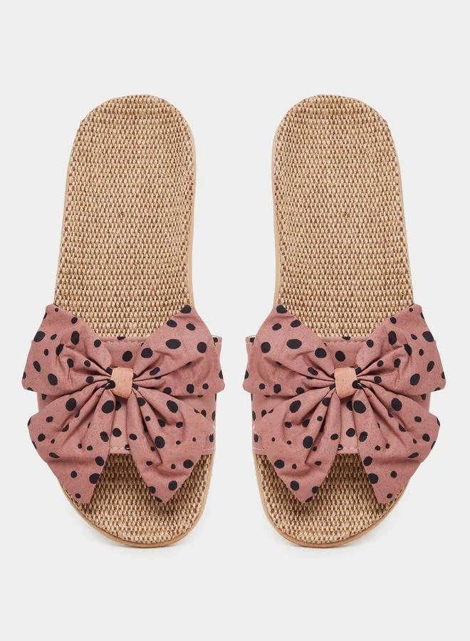 تايك تو صندل مسطح بنقشة منقطة بتفاصيل فيونكة