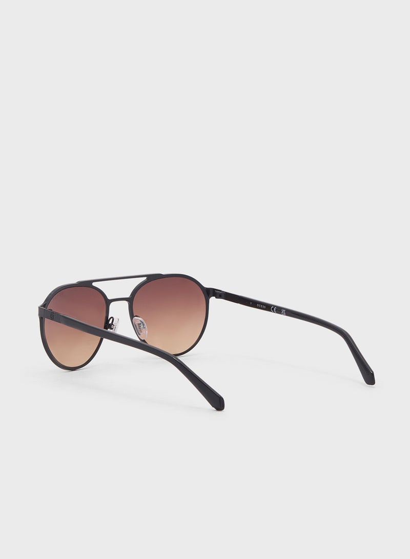 GUESS Uv-Protected Round Sunglasses - Image 3