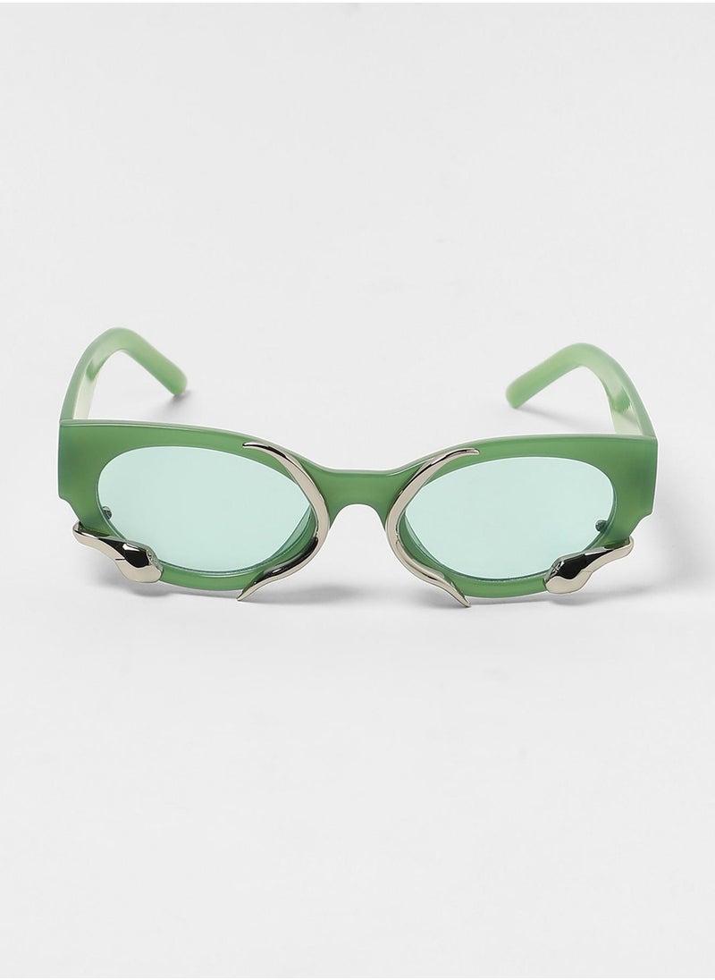 The Serpent Oval Sunglasses - Kelly Green - pzsku/ZEB03EC9300AF1FA81081Z/45/_/1741336628/997c203b-c2d4-4007-9f01-09f9f4ba088c