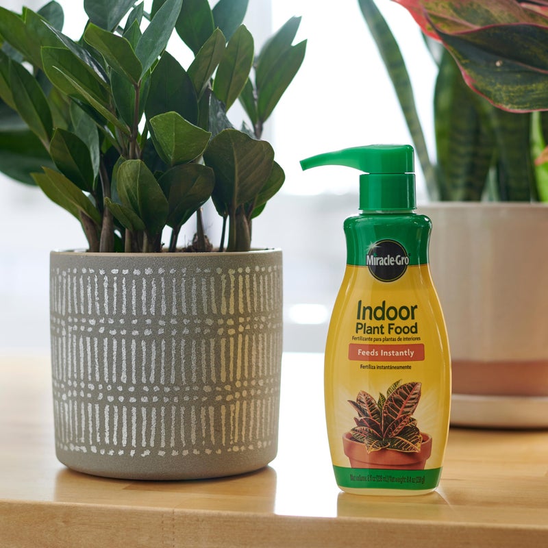 Miracle-Gro Indoor Plant Food, Liquid Plant Food for Houseplants, Snake Plants, Peace Lilies, Flowers, Vegetables, Herbs and More, 8 oz., 2-Pack - Image 4