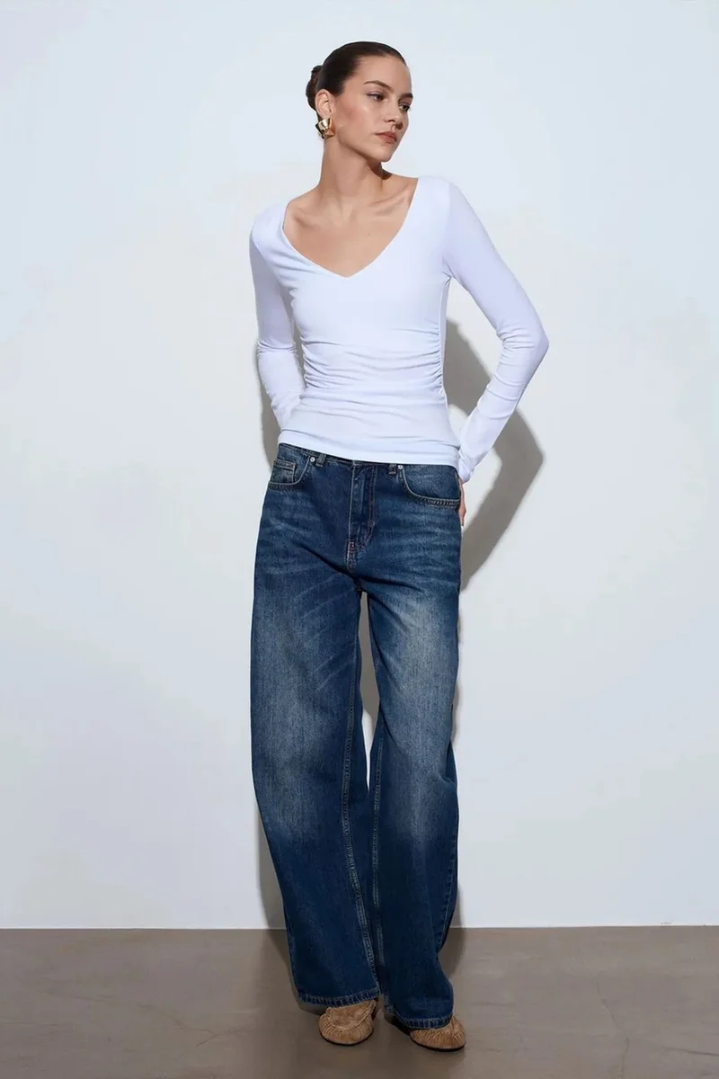 DILVIN Slim Fit V-Neck Knit Blouse